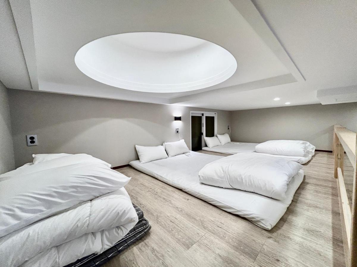 Series Hotel Гиеонгджу Екстериор снимка