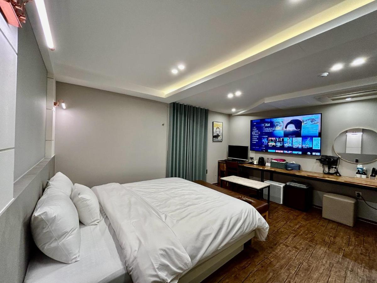 Series Hotel Гиеонгджу Екстериор снимка