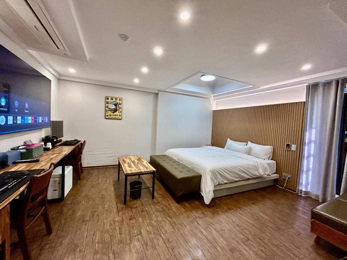 Series Hotel Гиеонгджу Екстериор снимка