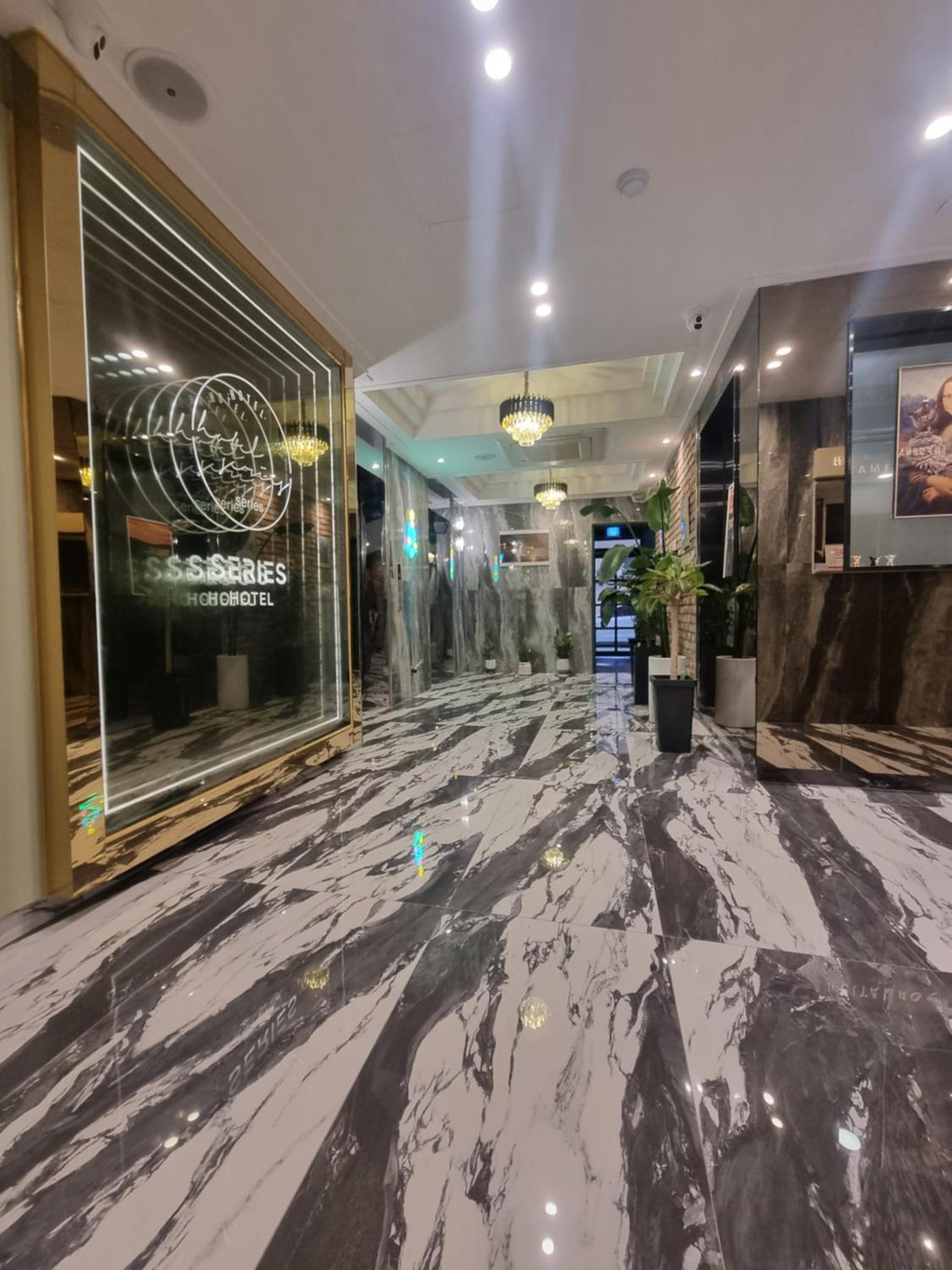 Series Hotel Гиеонгджу Екстериор снимка