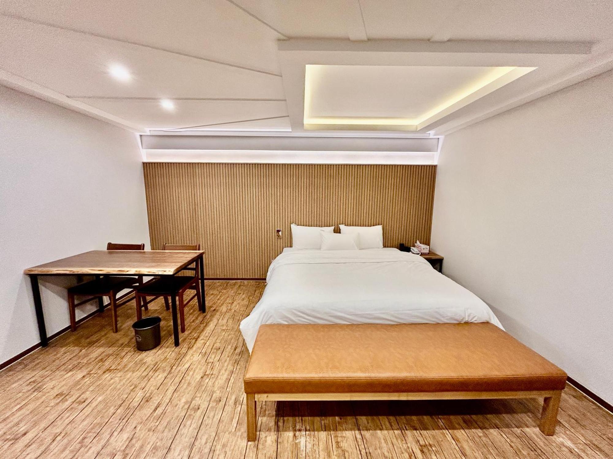 Series Hotel Гиеонгджу Екстериор снимка