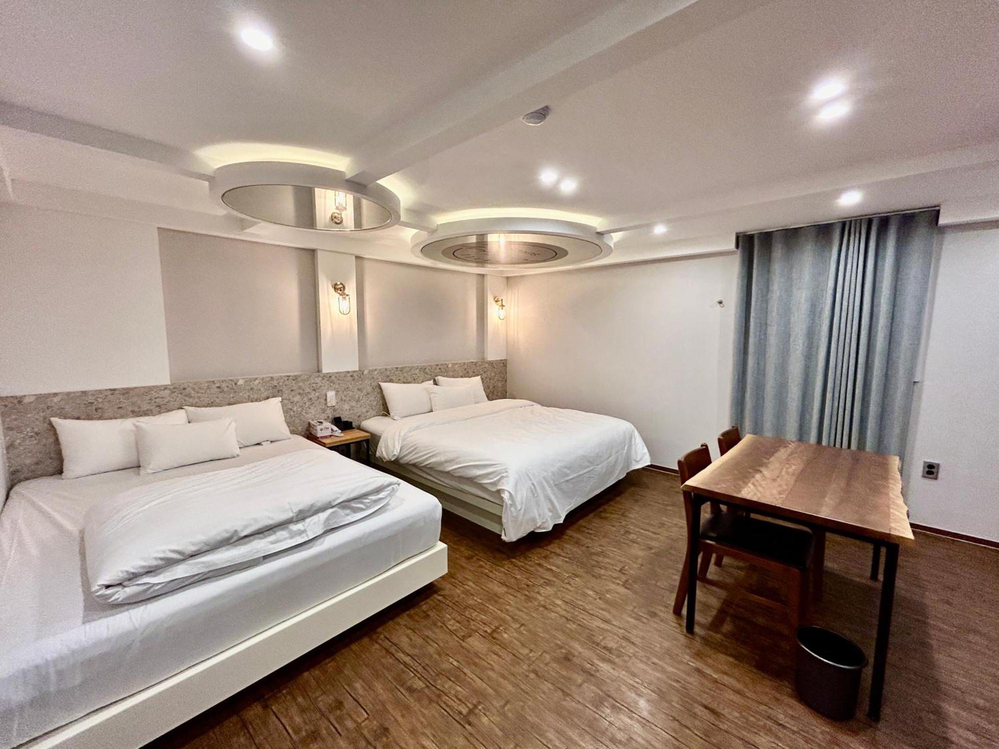 Series Hotel Гиеонгджу Екстериор снимка