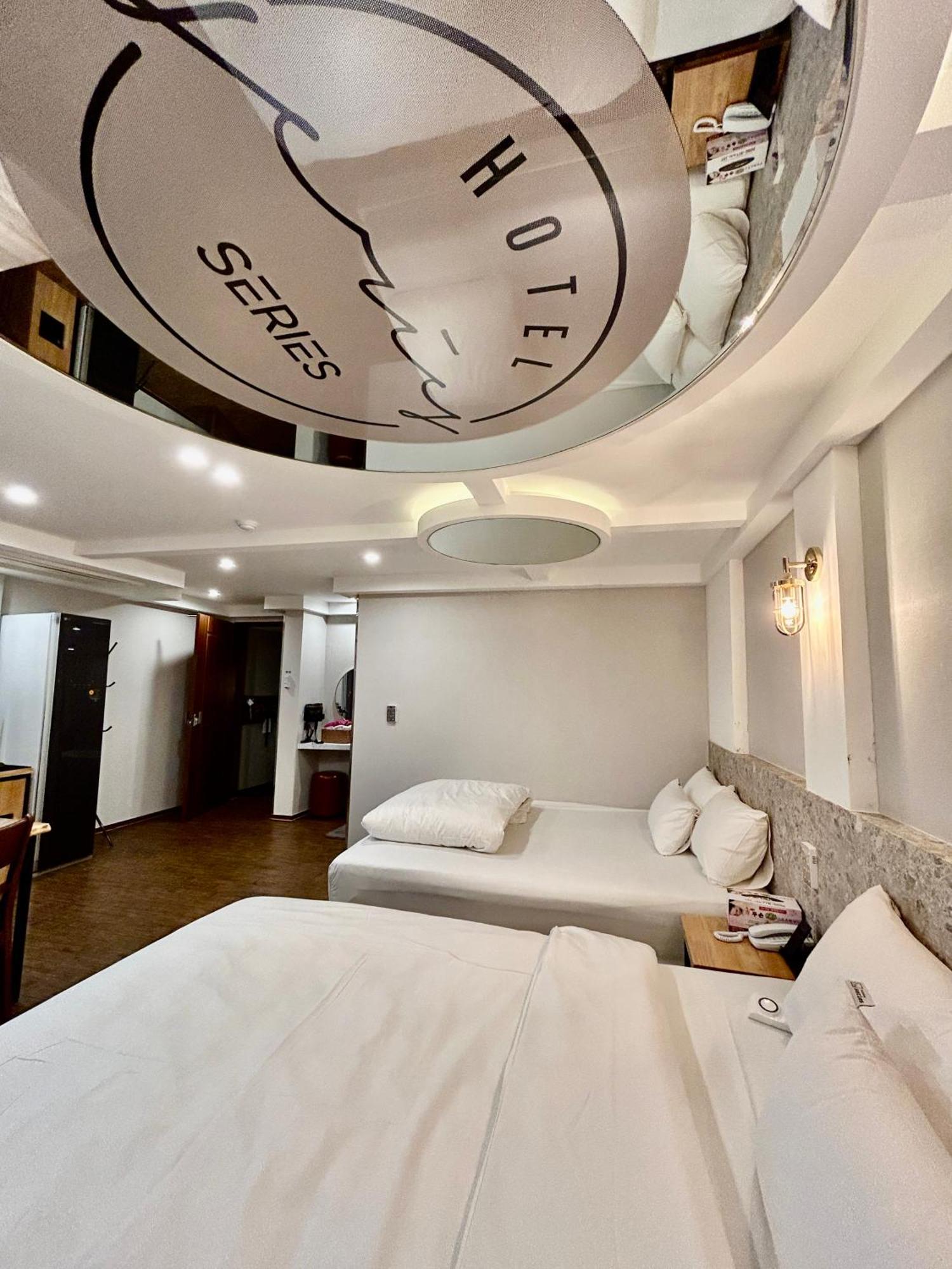 Series Hotel Гиеонгджу Екстериор снимка
