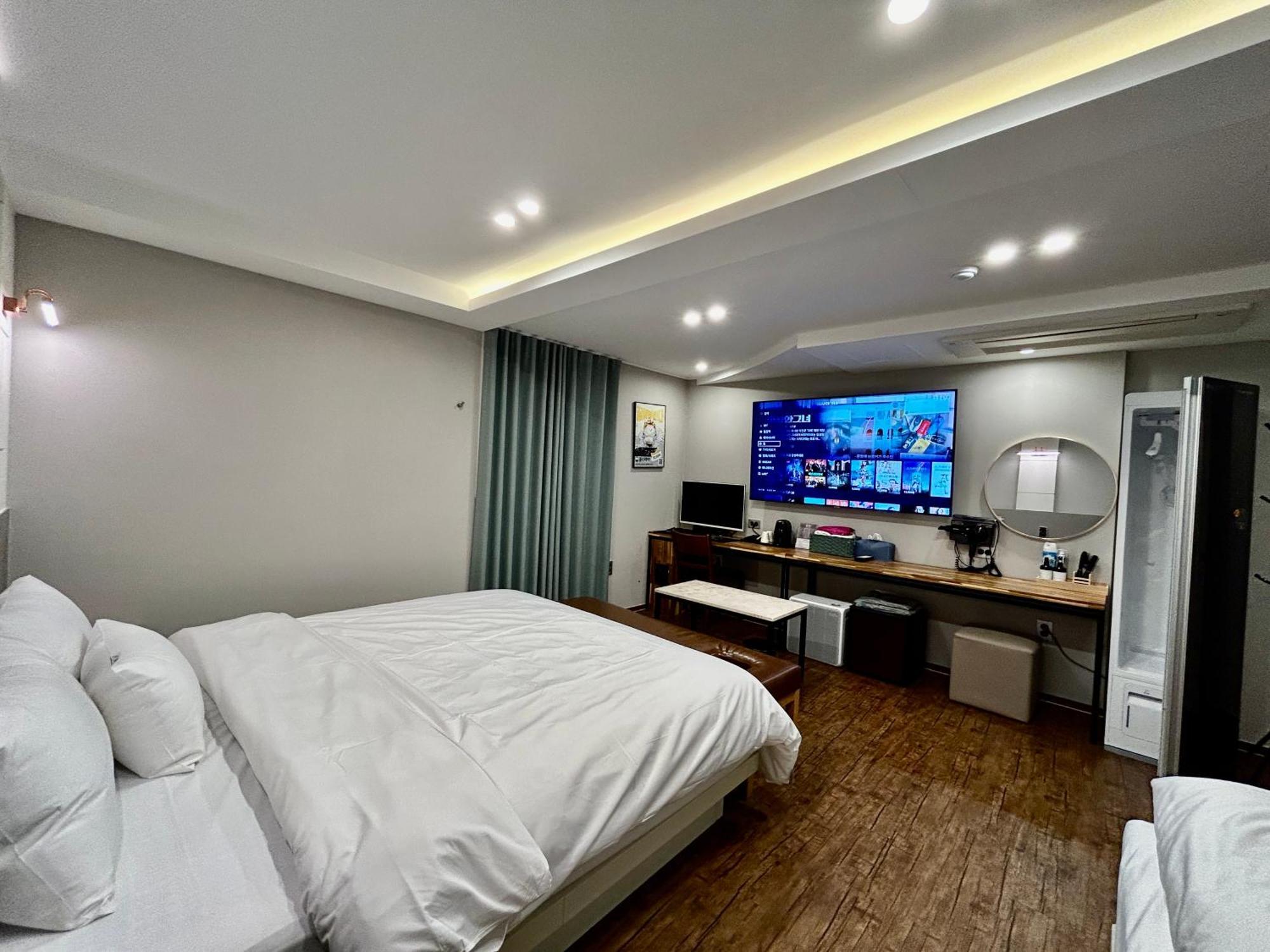 Series Hotel Гиеонгджу Екстериор снимка