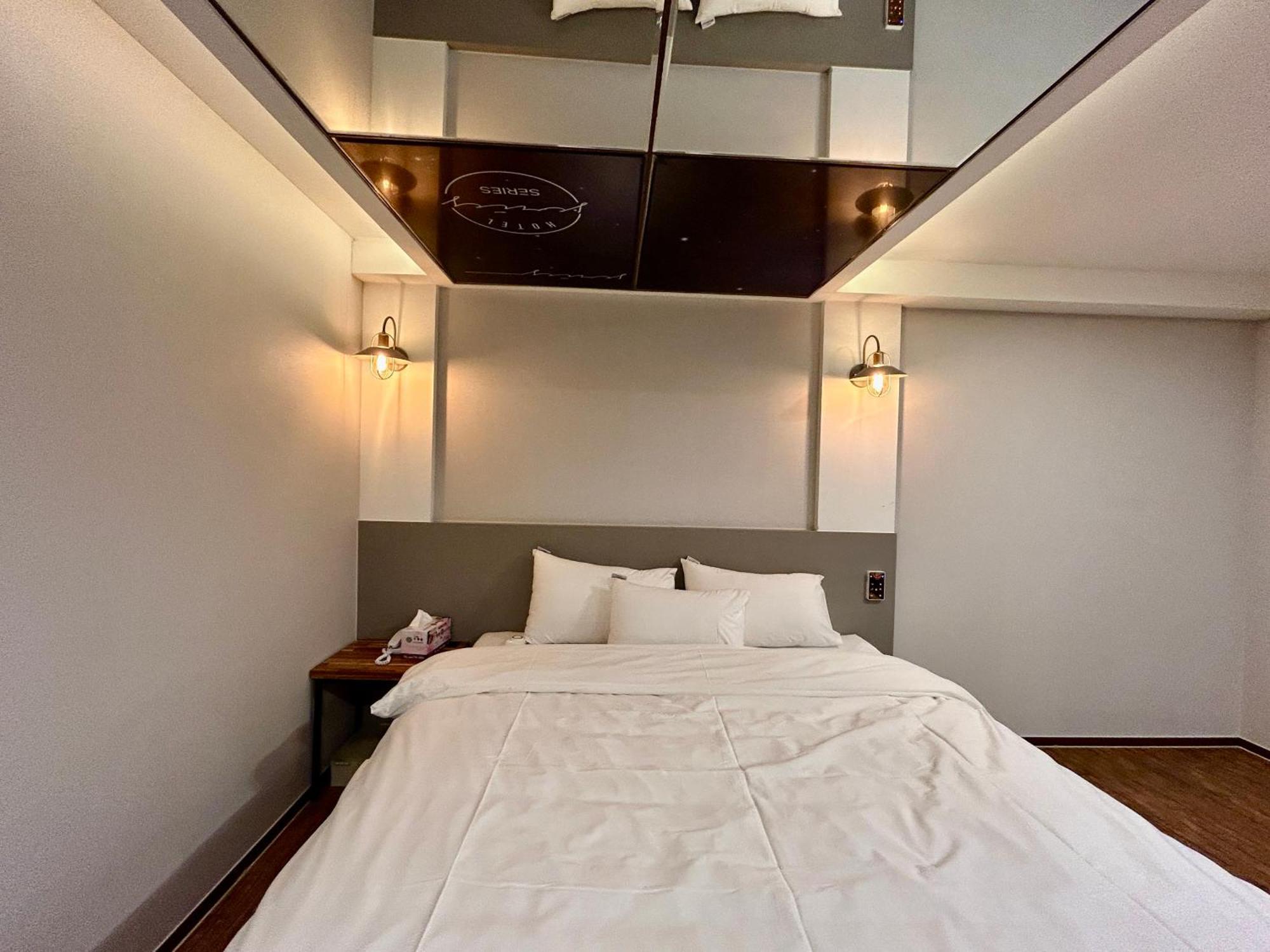 Series Hotel Гиеонгджу Екстериор снимка
